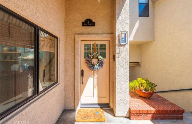 4 Santa Cruz Court - 4 Santa Cruz Court, Manhattan Beach, CA 90266