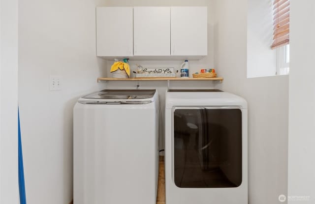 Photo of 5304 25th Avenue Northwest - Master Unit