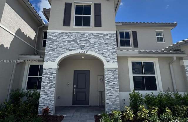 Photo of 1537 Southeast 27th Road