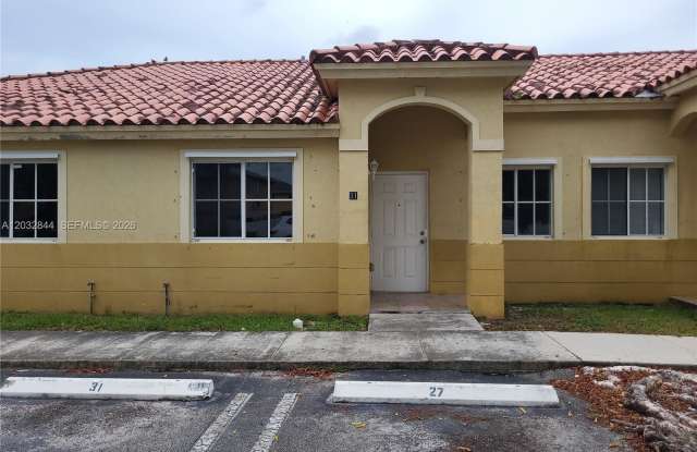 31 NE 13th Ave