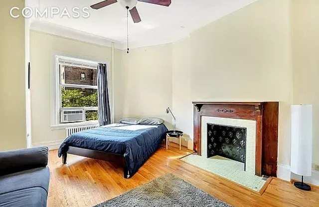 Photo of 349 West End Avenue