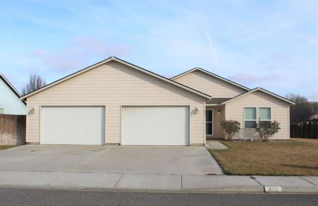 4811 Cleveland Ln.