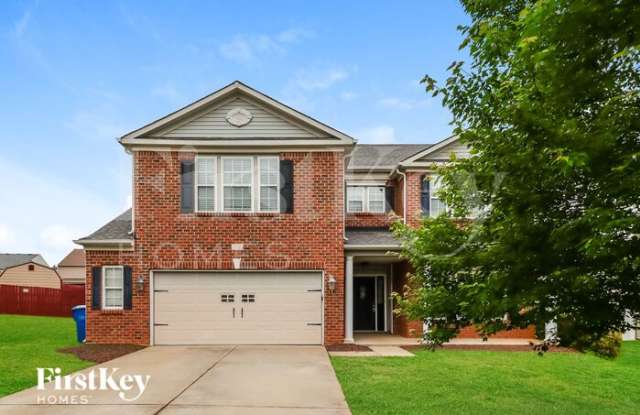 332 Farm Springs Drive - 332 Farm Springs Drive, Mount Holly, NC 28120