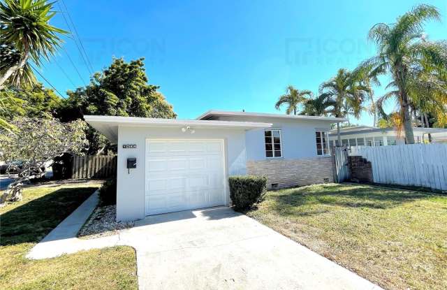 1044 NE 16th Ave - 1044 Northeast 16th Avenue, Fort Lauderdale, FL 33304