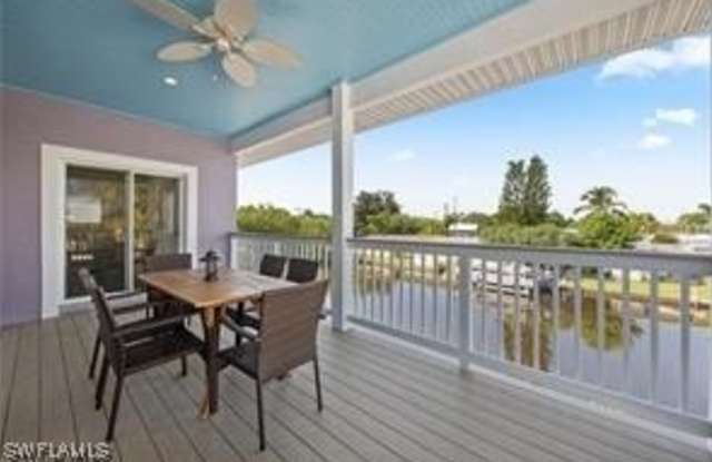 Photo of 11467 Island Avenue