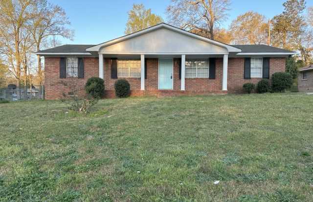 Spacious 3 Bedroom, 2 Bathroom Home with Large Yard