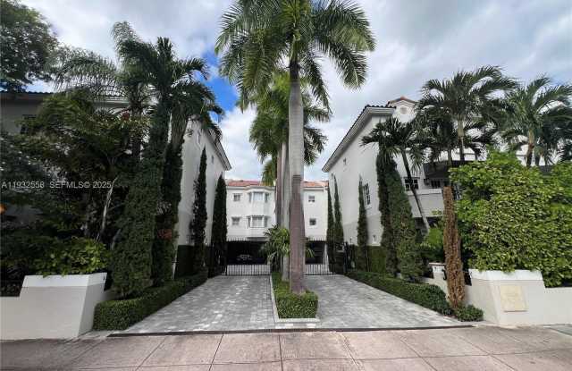 Photo of 261 Navarre Ave