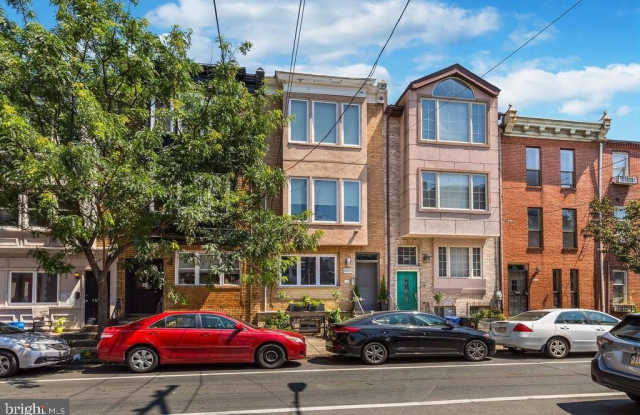 Photo of 1815 BAINBRIDGE Street unit: 1