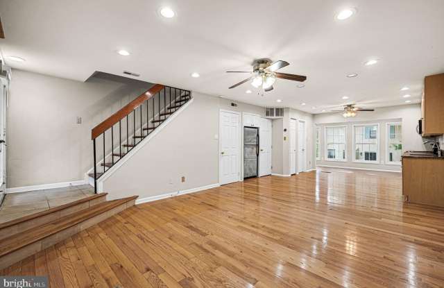 358 NEW MARKET Court