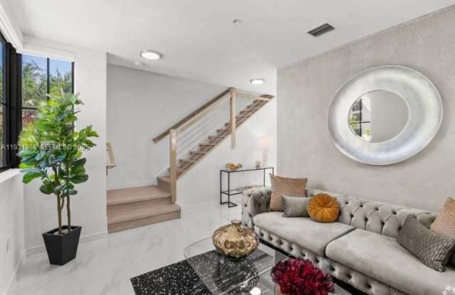 Photo of 2336 E 4th Ave