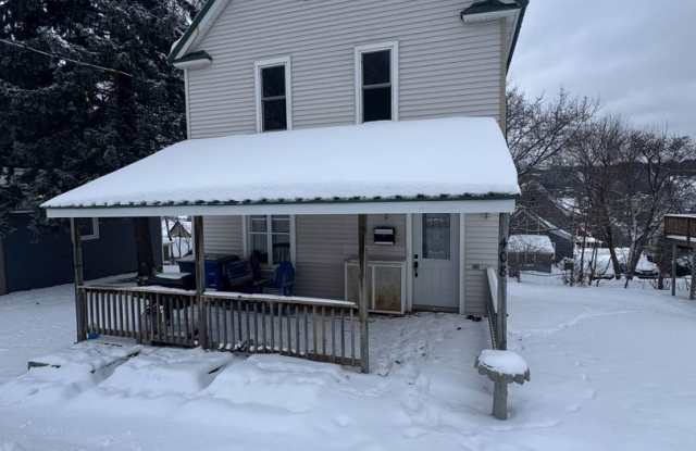 Photo of 3 Bedroom Freshly Renovated Family Home in Houghton