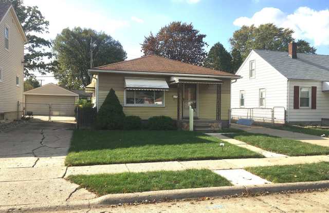 24449 Lambrecht - 24449 Lambrecht Avenue, Eastpointe, MI 48021