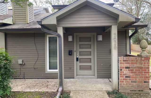 Stunning 3 bedroom 2.5 bath condo in Baton Rouge