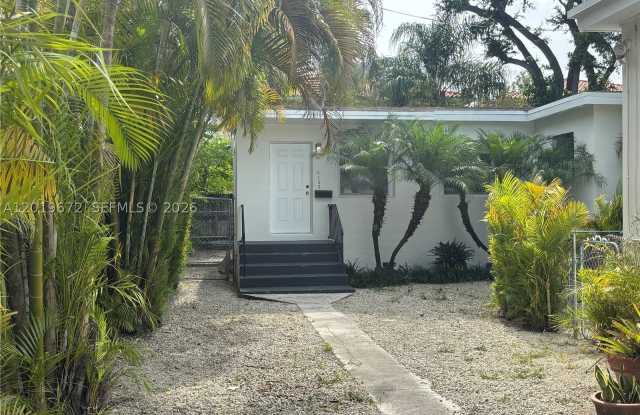 3132 Elizabeth St