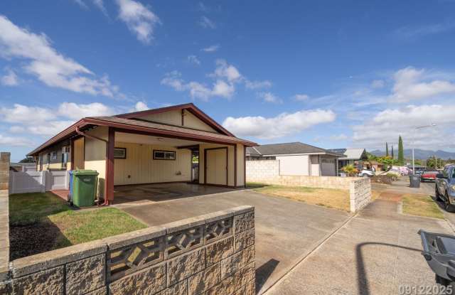 Rarely Available 4 BD/ 2 BA Home in Mililani