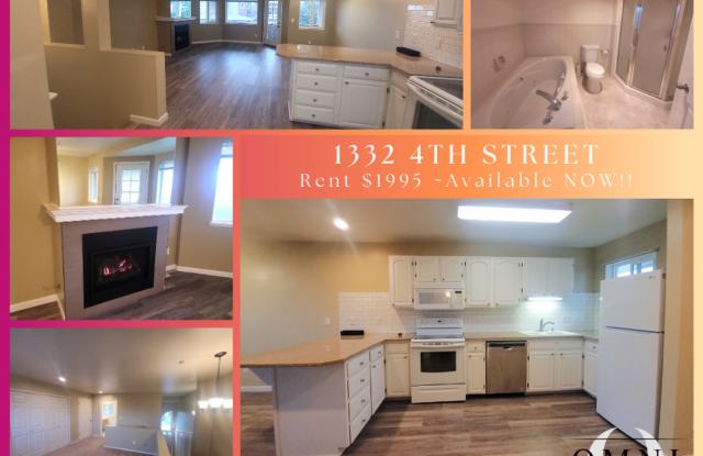 Photo of Bayview Townhouse Condo in Blaine with Garage - 4th St.