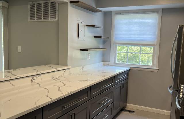 317 Homeland Southway