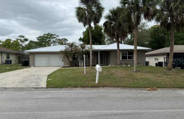 1019 MOCKINGBIRD CIRCLE