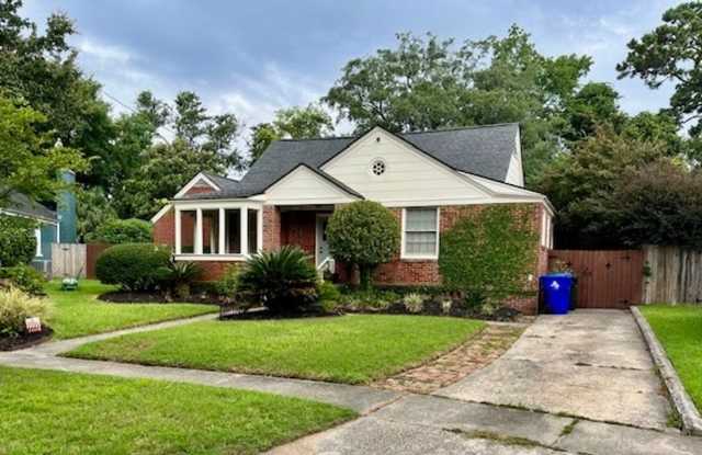 Ideally Located Single Family home in Byrnes Downes