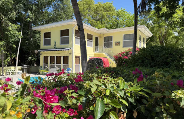 140 S Bay Harbor Drive