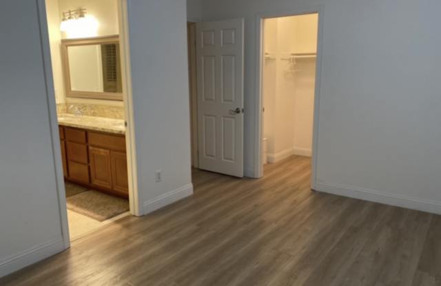 13238 Wooden Gate Way