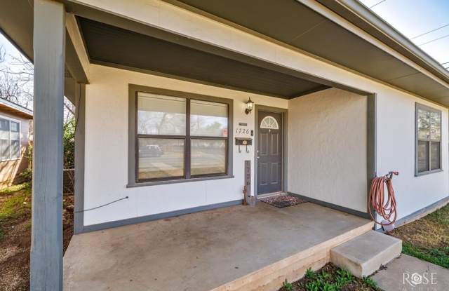 Photo of 1726 S Park St