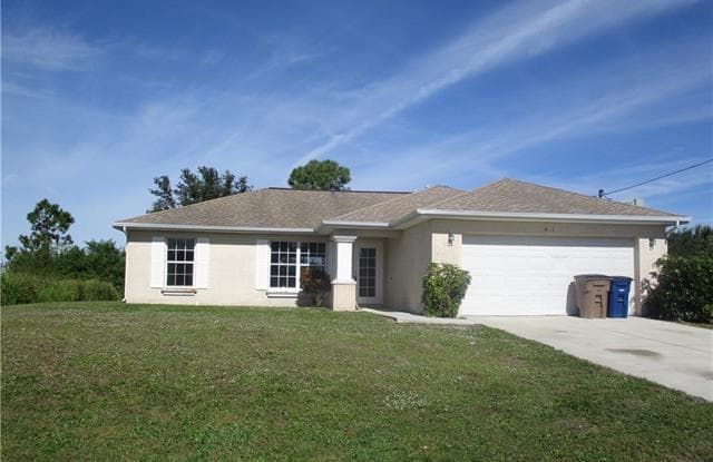 1021 Berwick ST - 1021 Bernick Lane, Lehigh Acres, FL 33974