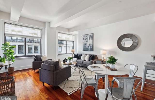 Photo of 1500 CHESTNUT STREET