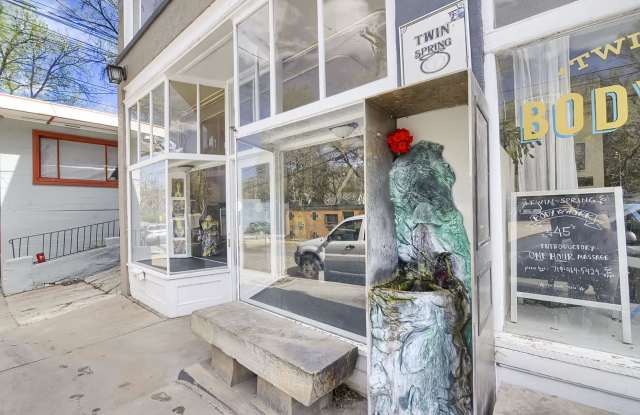 121 Ruxton Avenue - 102