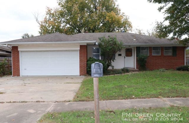 301 N 11th St - 301 North 11th Street, Broken Arrow, OK 74012