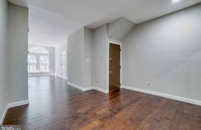 1522 E BALTIMORE Street unit: 1