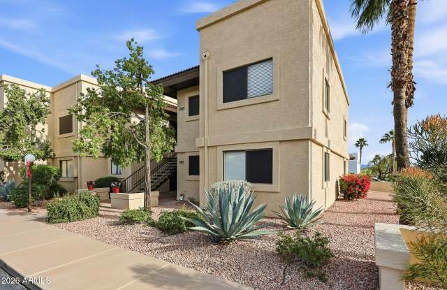 Photo of 16540 E GUNSIGHT Drive unit: 2001