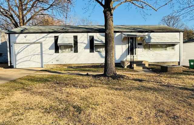 Spacious 3 bedroom home for Rent in Bellefontaine Neighbors