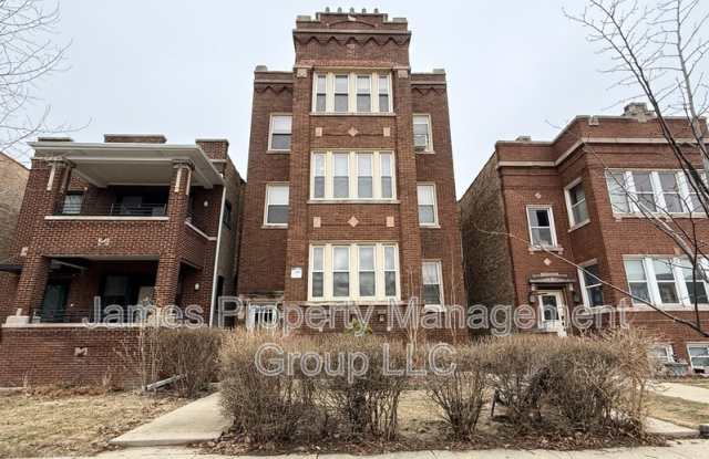 2736 W Giddings St - 1