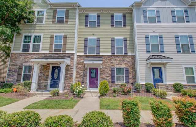606 Reunion Street