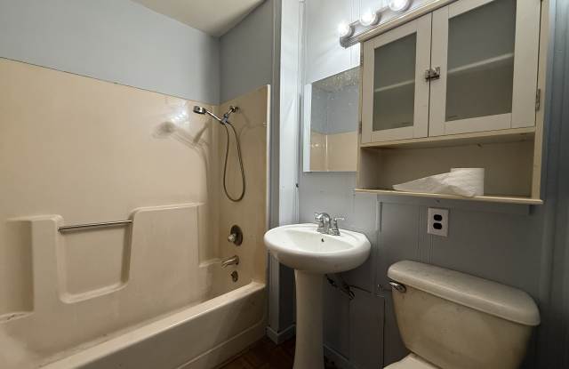 Photo of 195 E Mark St