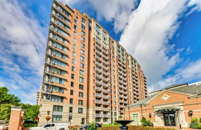 Luxury 2BD/2BA in The Gallery - Across from PIKE & ROSE + White Flint Metro
