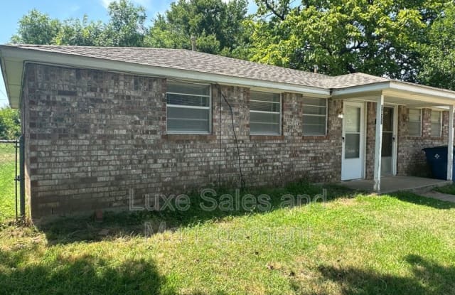 3025 Clarke St - 3025 Clarke Street, Choctaw, OK 73020