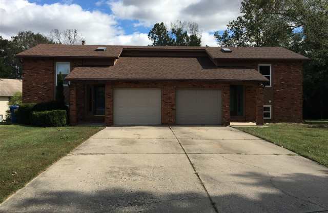 23 Fox Meadow Ln Apt B