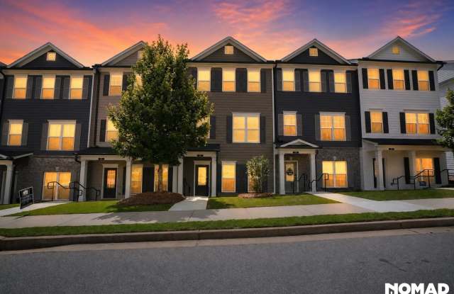 Charming 3BR Condo in Newnan
