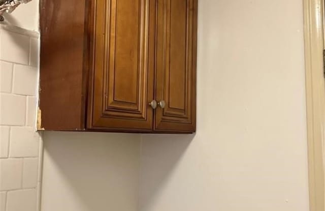 Photo of 8813 Hoover