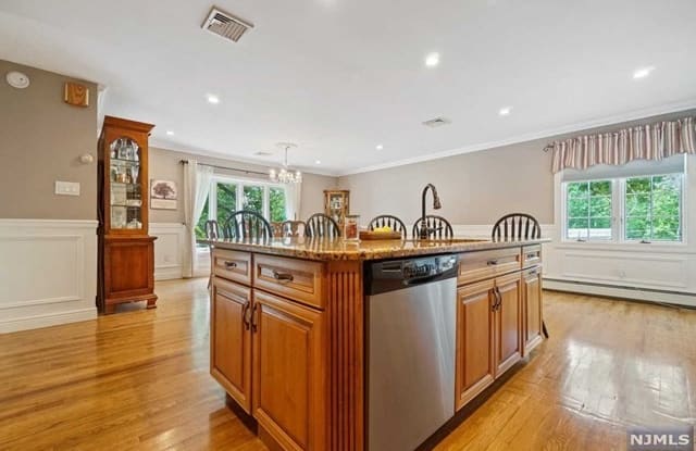 607  Oakwood Drive - 607 Oakwood Drive, Northvale, NJ 07647