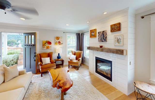 Photo of Beautiful 4 Bedroom, 3 Bathroom Atascadero Home On 2 Acre Lot with Solar Power