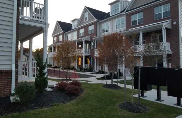 Photo of 754 W 2ND Street