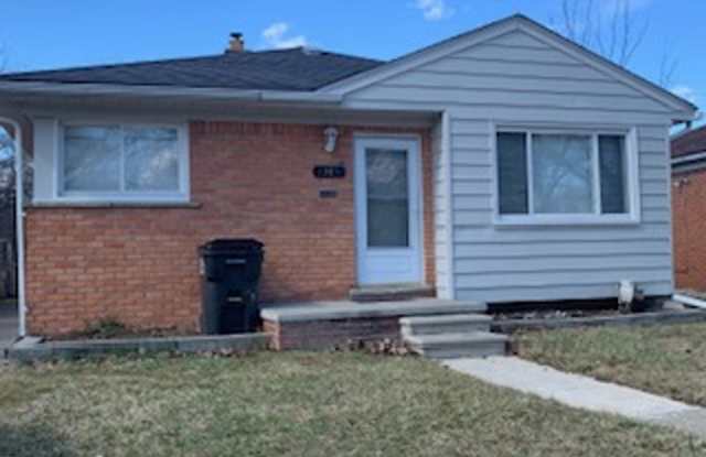 Welcome Home!!!  Oak Park 3 bedroom brick ranch