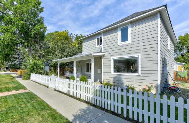 Renovated 3 bed / 2 Bath home in AMAZING Location