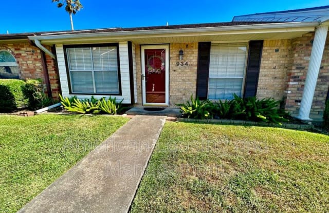 934 Sunmeadow Drive - 934 Glenmeadow Drive, Beaumont, TX 77706