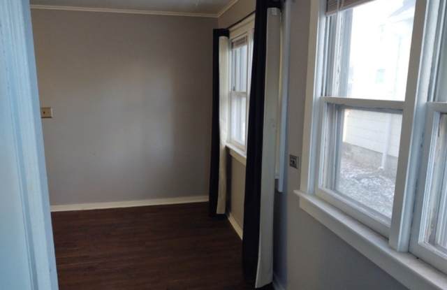 725 Riverside Avenue - 1