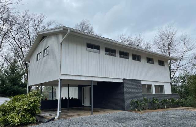 1602 27th Avenue East - 4 Bedroom 3 Bath - Newly Remodeled - 1602 East 27th Avenue, Tuscaloosa, AL 35404