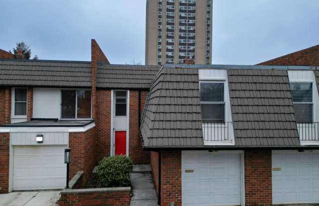 2146 Bryanston Crescent Street